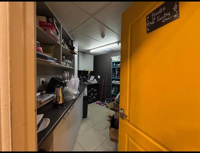 BUSINESS PROPERTY TO RENT IN HUMEWOOD